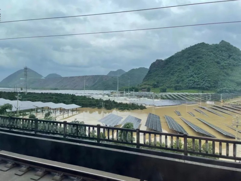 地面电站秒变漂浮电站，又一光伏电站被水淹！