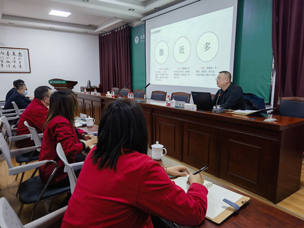 乌海供电公司副总经理叶海龙赴基层开展讲党纪廉政教育党课活动