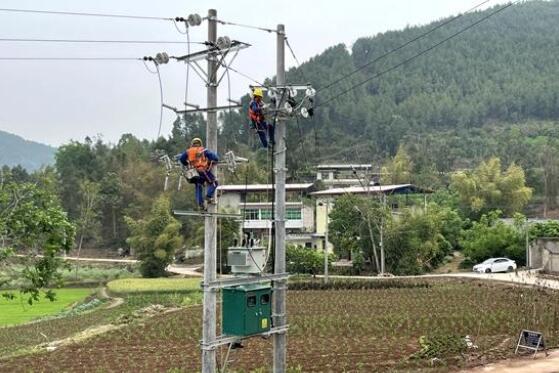 加紧实施农网改造让群众幸福感“满格”