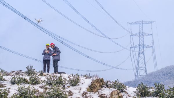 国家电网全力奋战寒潮电力保供一线