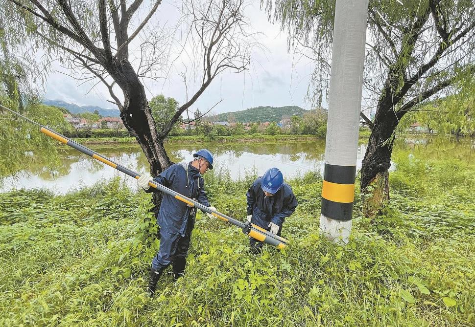 山东应对强降雨 加强电网运行监控