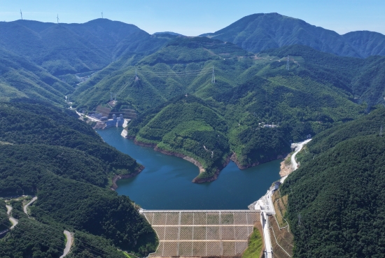 浙江宁海抽水蓄能电站首台机组投产发电