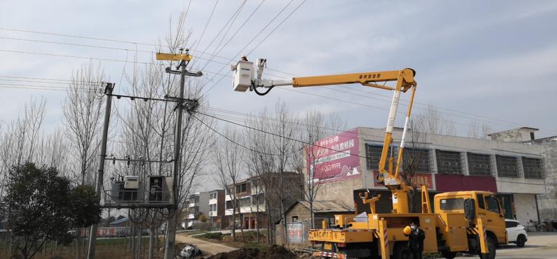 邓州市供电公司：带电作业为疫情防控提供电力保障