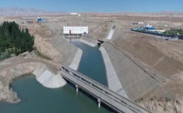 新疆恰木萨水电站首台机组正式并网发电