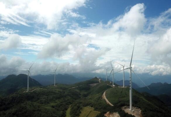 贵州黄莲坝风电场首批风机并网发电