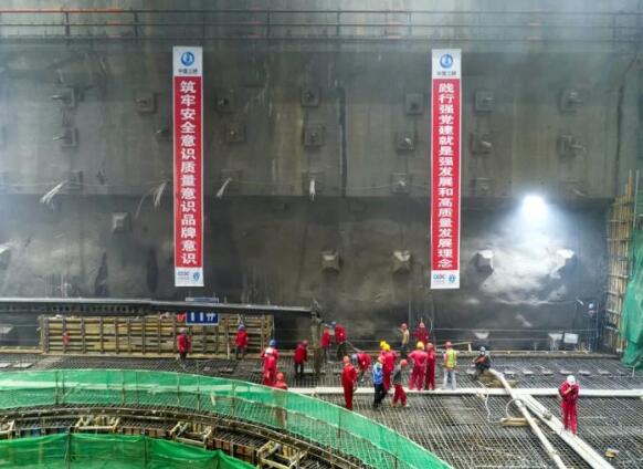 白鹤滩：世界最大地下厂房今日全线浇筑到顶