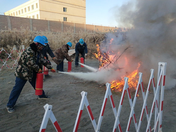 新疆兵团一师电力公司阿拉尔热力分公司开展节前消防安全演练活动