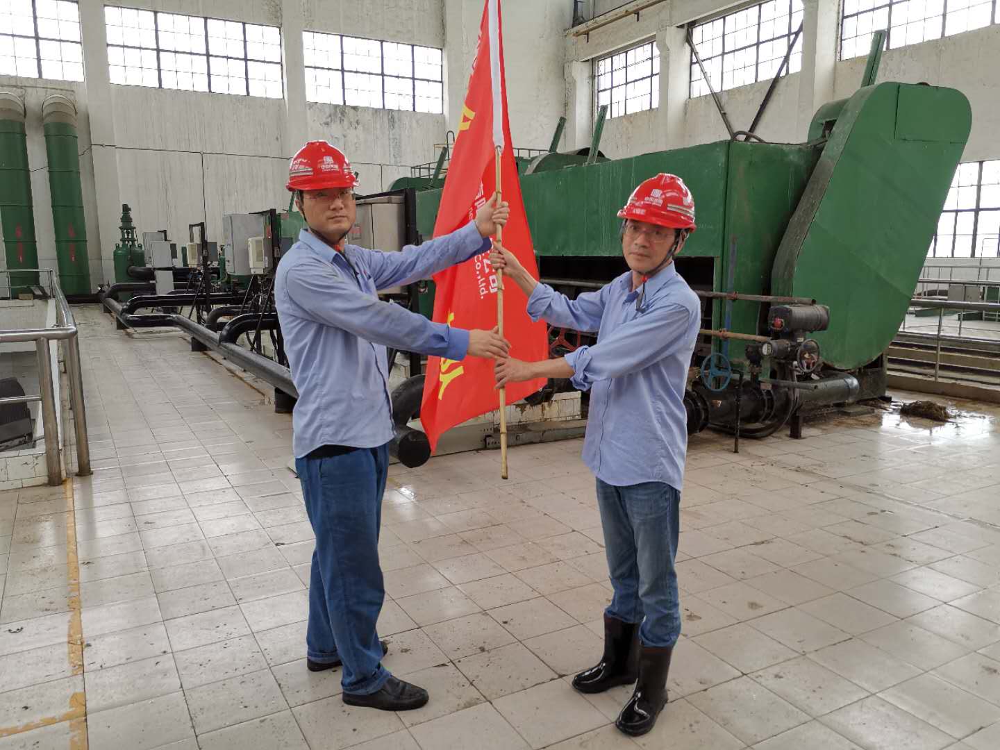 大唐石门发电公司让党旗在防汛救灾一线高高飘扬