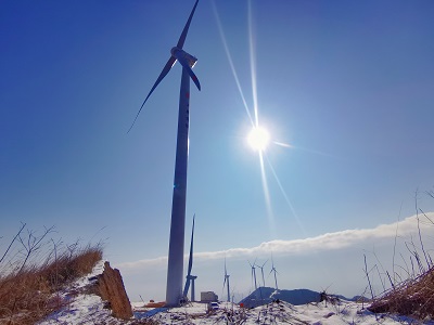大唐湖南新能源公司伍家湾项目首批风机成功并网发电