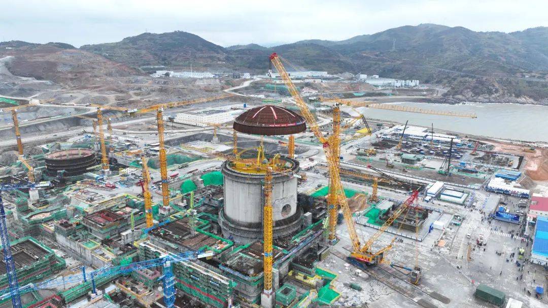 中广核浙江三澳核电项目1号机组完成穹顶吊装