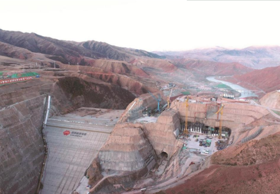 青海玛尔挡水电站提前完成坝体填筑年度目标