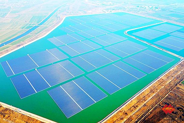 国家能源集团山东公司首个大型水上光伏项目并网发电