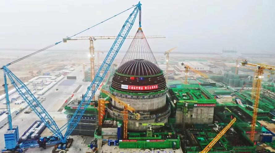 中核集团徐大堡核电项目3号机组穹顶吊装就位